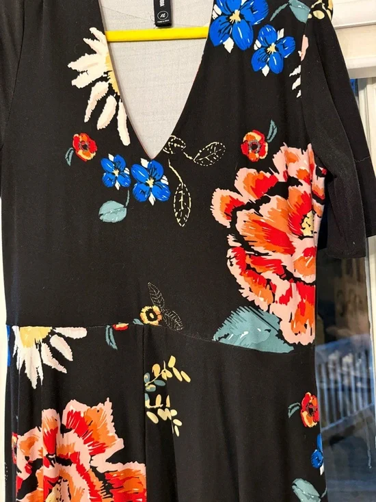 Agnes & Dora Black Maxi Dress with Red, Blue & Cream Floral Print - Picture 2 of 9